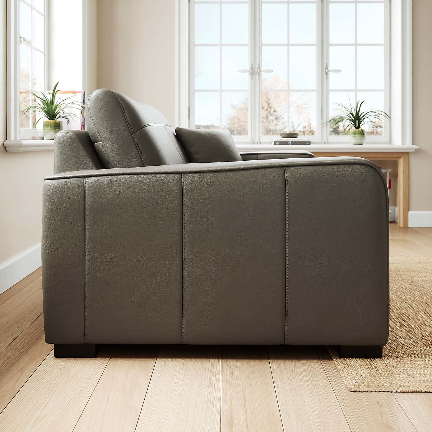 Carson Classic Leather Snuggle Chair