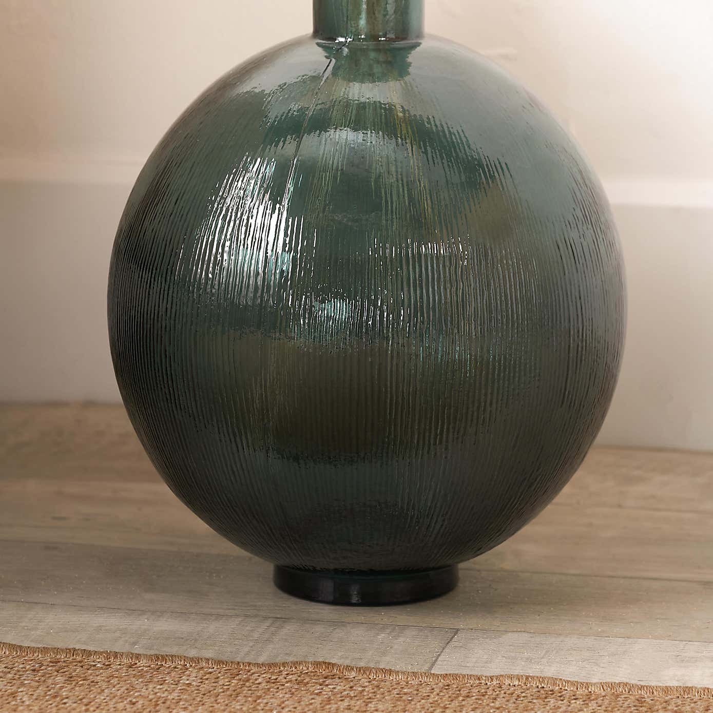 Round Bottle Glass Vase