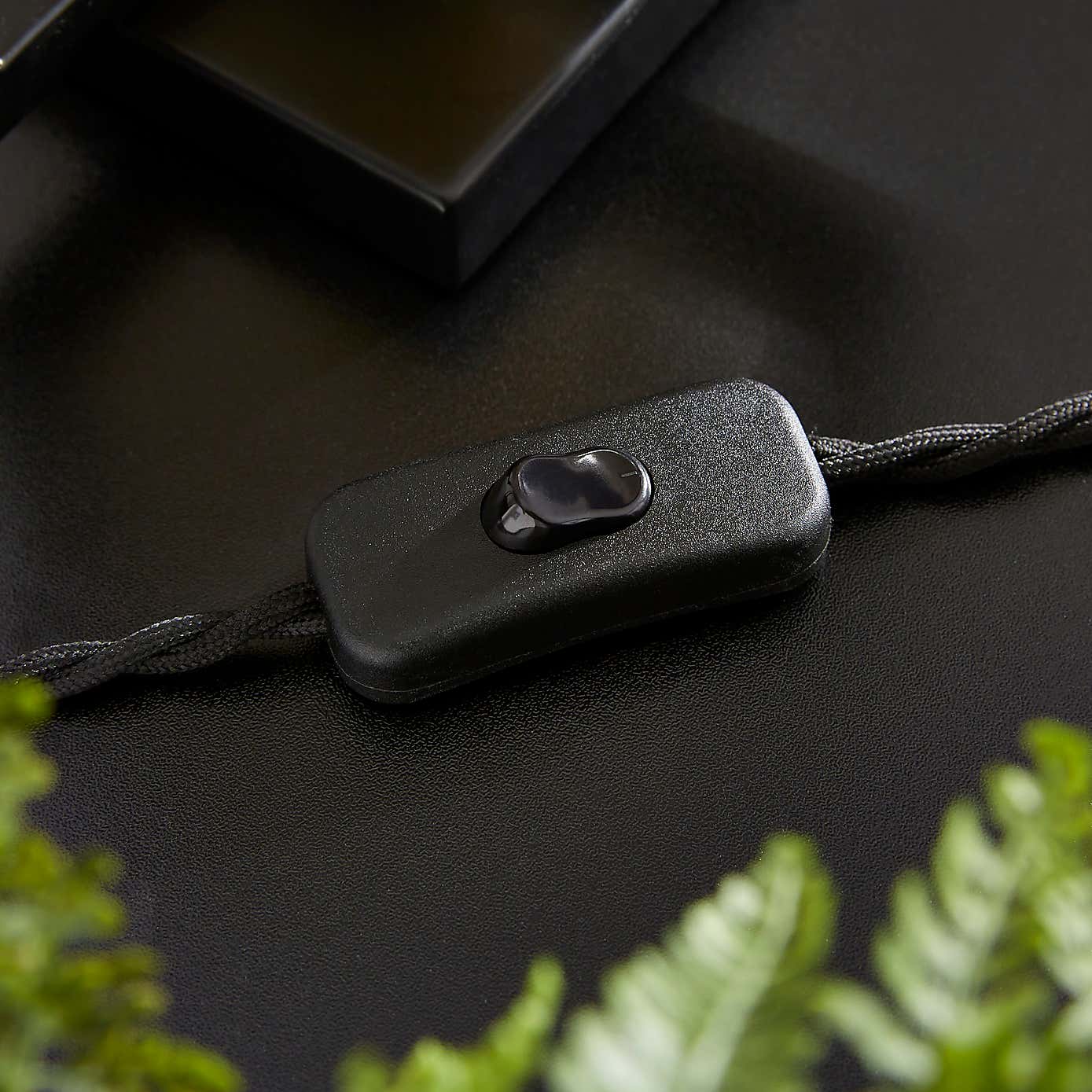 Seattle Industrial Metal Table Lamp