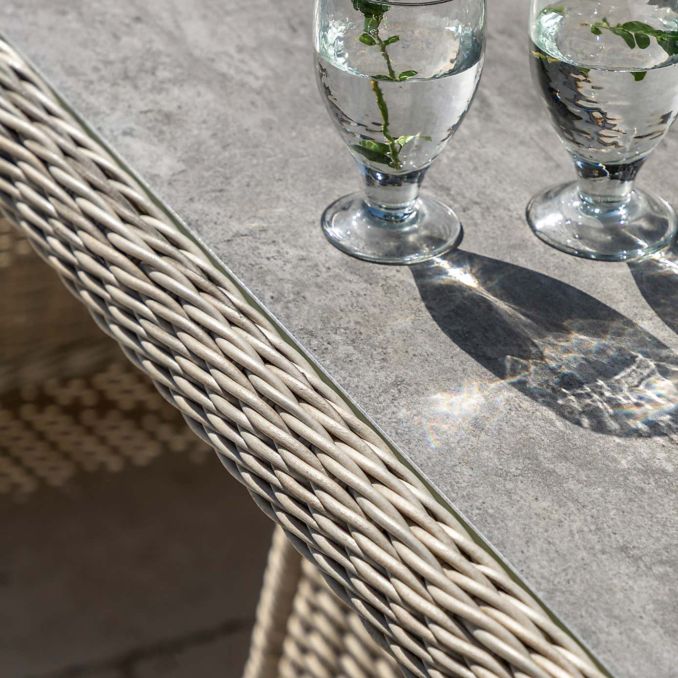 Kingsdown Corner Square Dining Set with Fire Pit