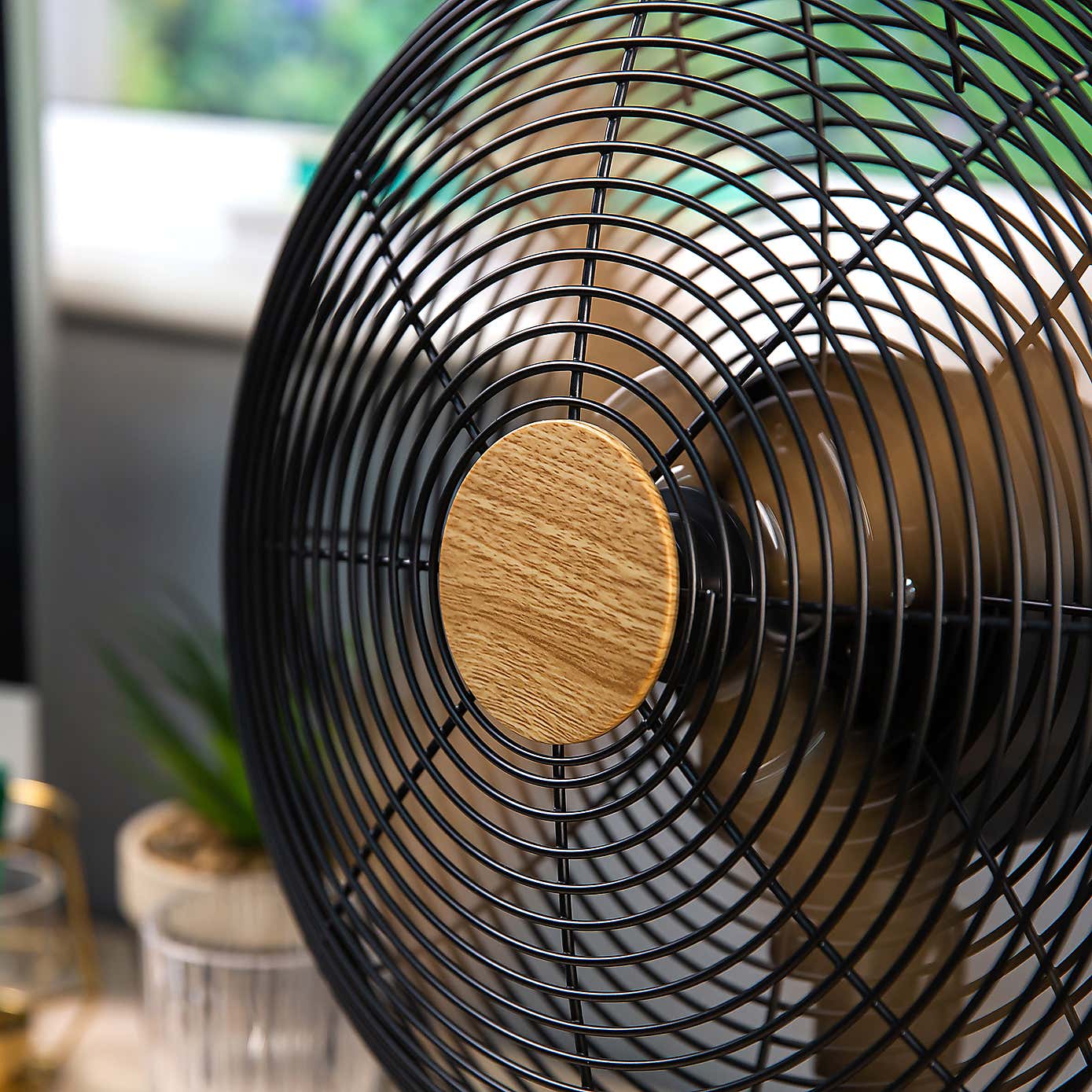 Russell Hobbs Scandi Style 12 Inch Desk Fan