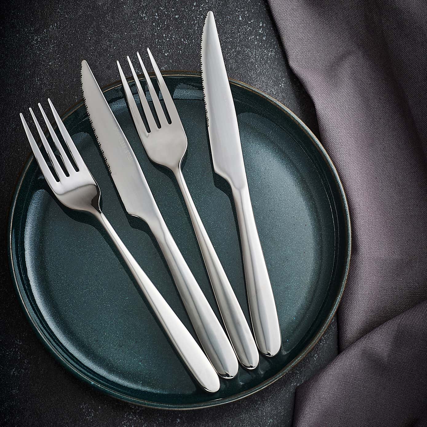 Oakley 8 Piece Steak Cutlery Set