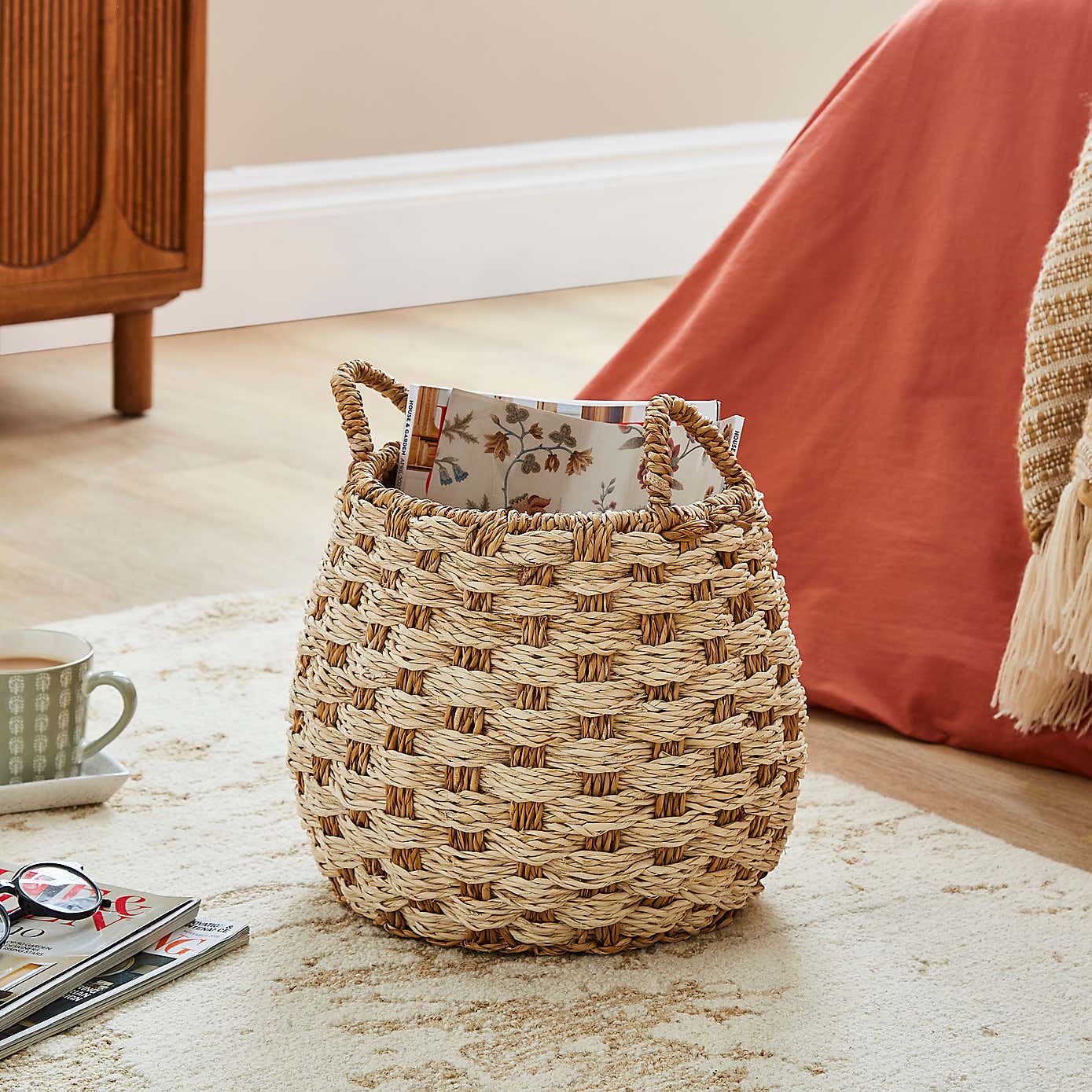 Medium Checkered Seagrass Basket
