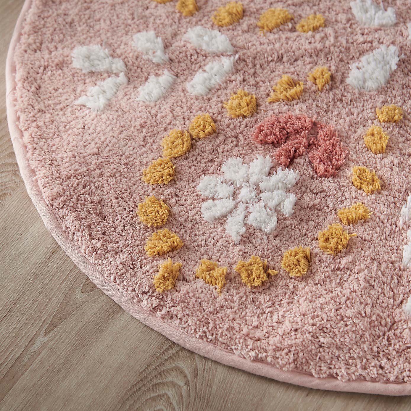 Global Pink Carved Circle Bath Mat