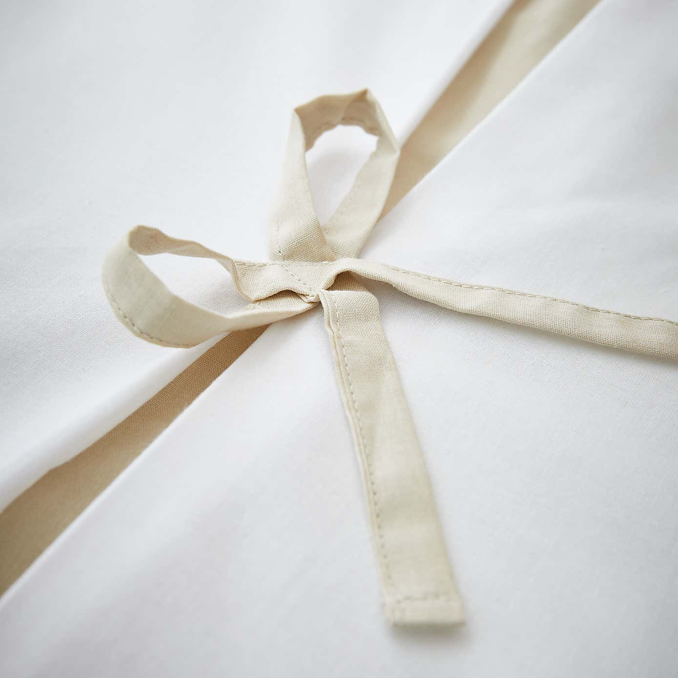 Catherine Lansfield Milo Bow Duvet Cover & Pillowcase Set