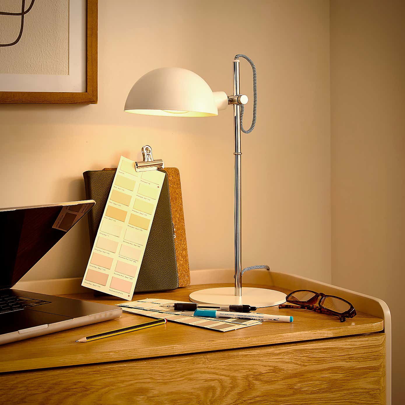 Pop Retro Adjustable Table Lamp