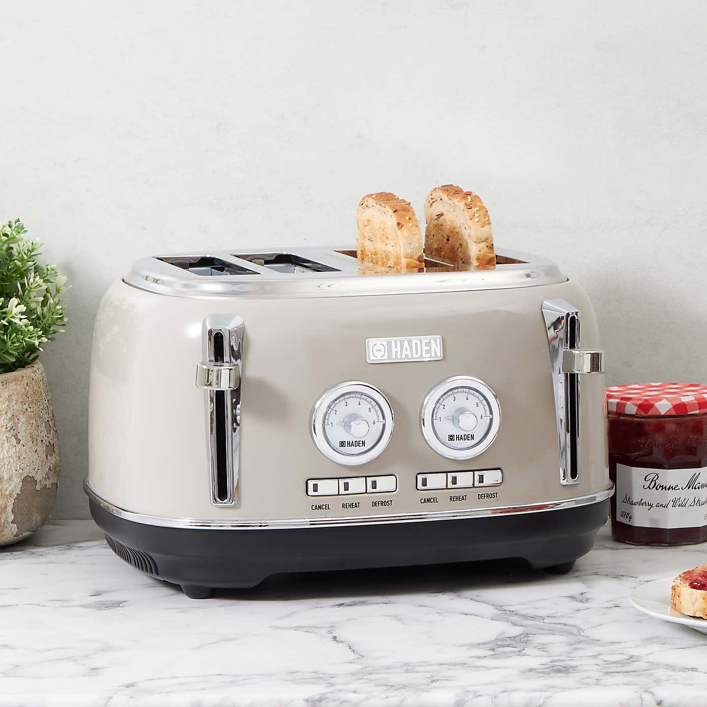 Haden Jersey 4 Slice Toaster