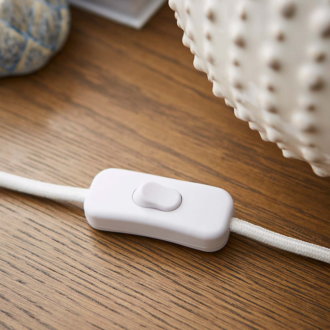 Zeeburg Urchin Ceramic Cream Table Lamp