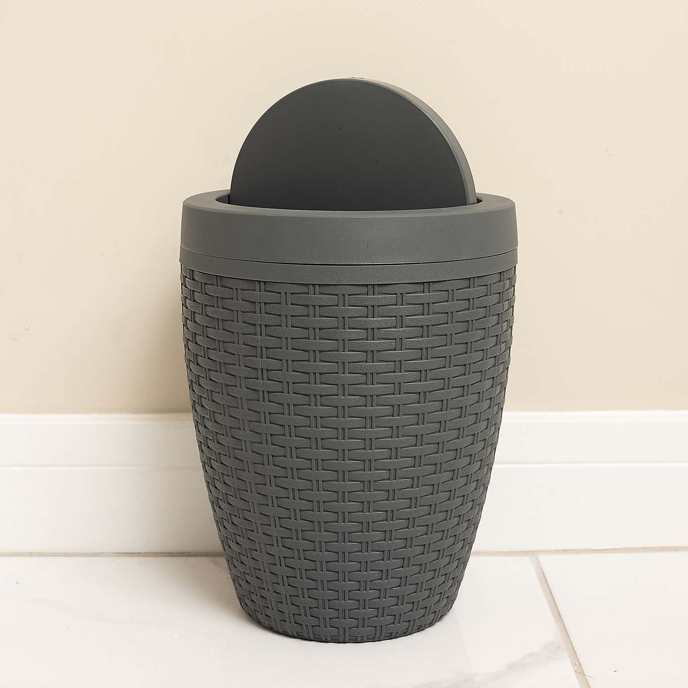Addis Hessian Swing Lid Bathroom Bin