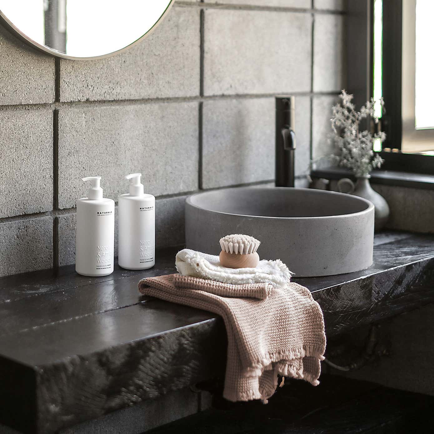 The Aromatherapy Co Naturals Neroli & Amber Wood Hand & Body Wash