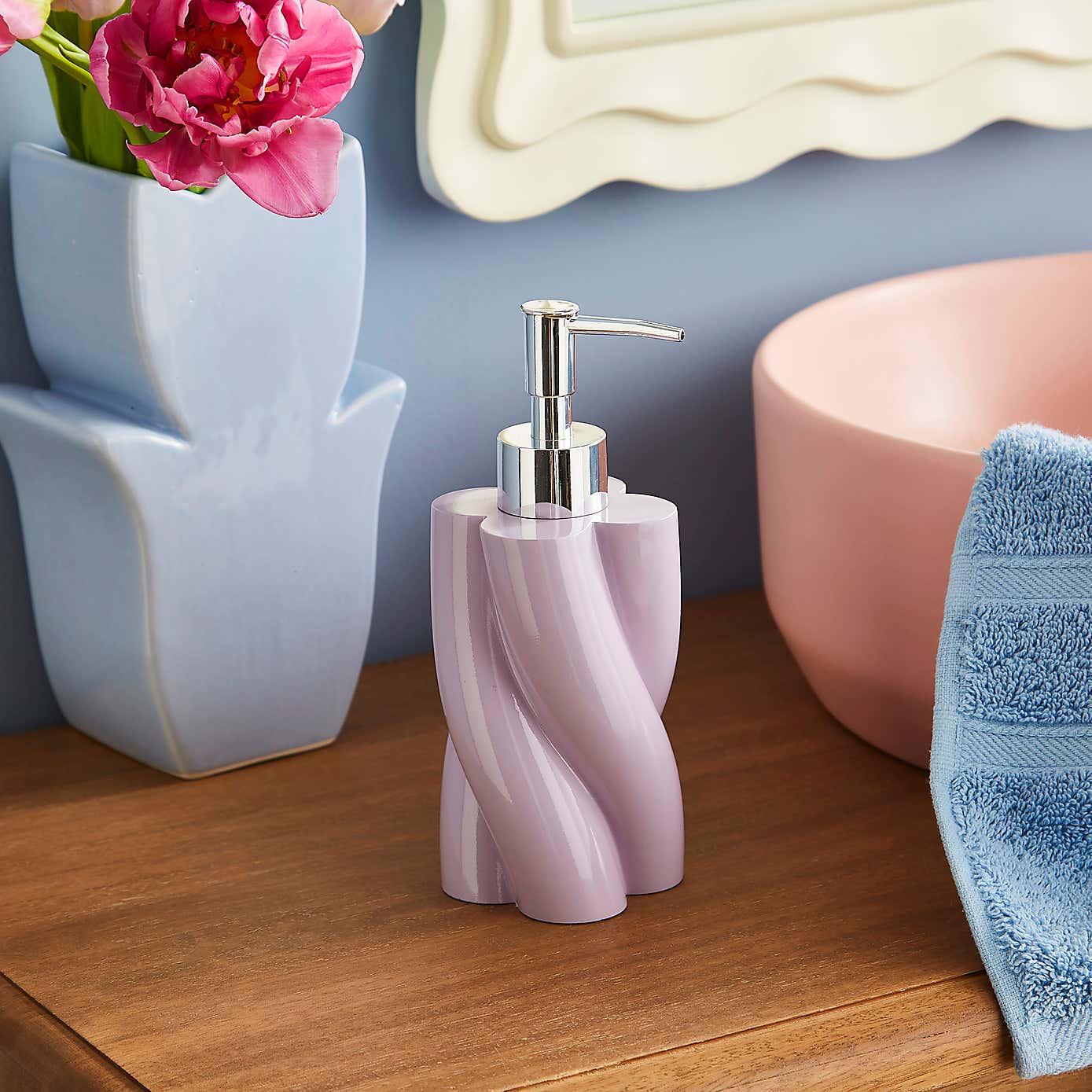 Twist Resin Soap Dispenser