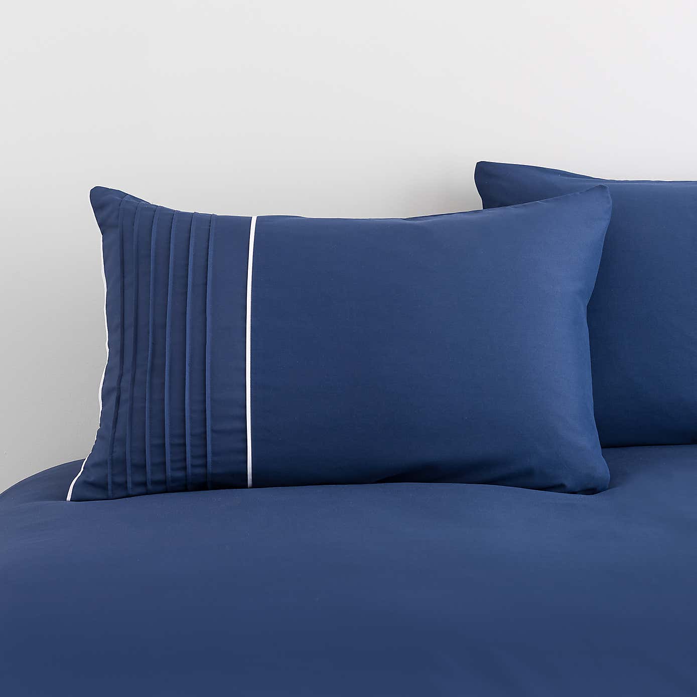 Ryleigh White Duvet Cover and Pillowcase Set