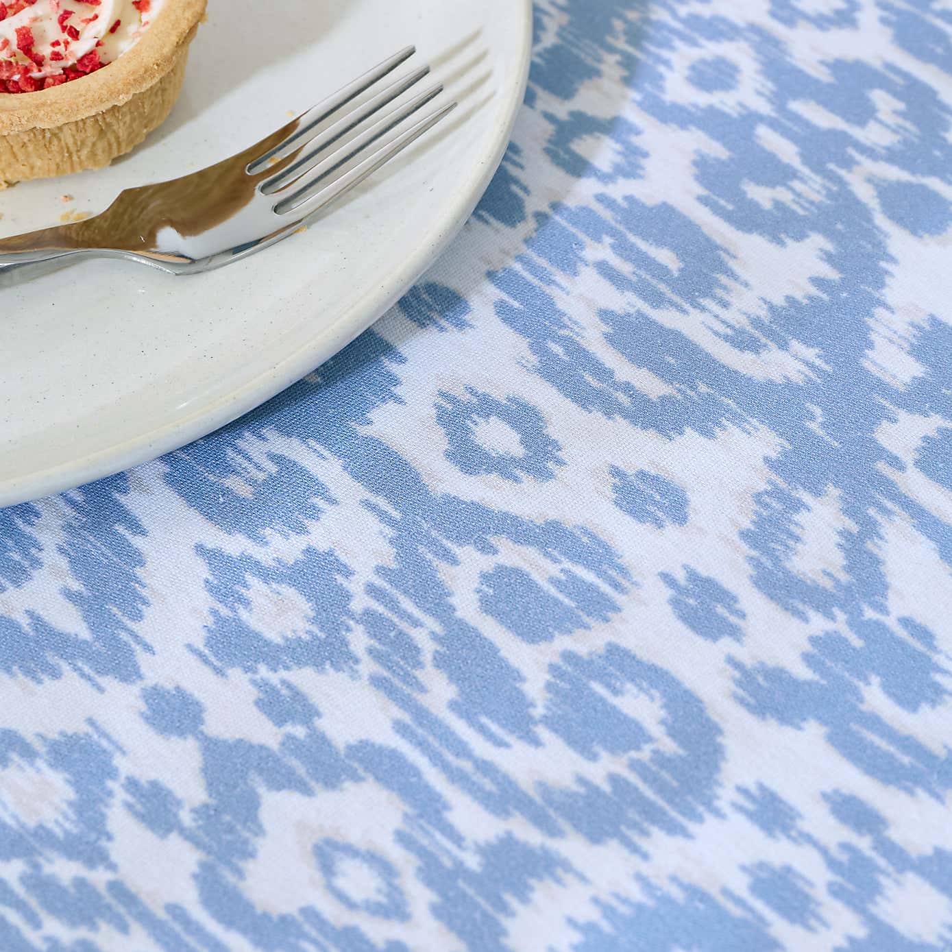 Set of 2 Light Blue Ikat Placemat