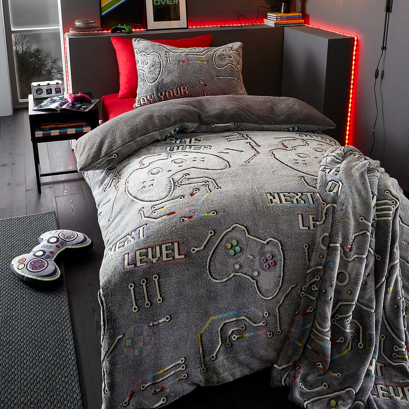 Catherine Lansfield Game Over Fleece Cushion