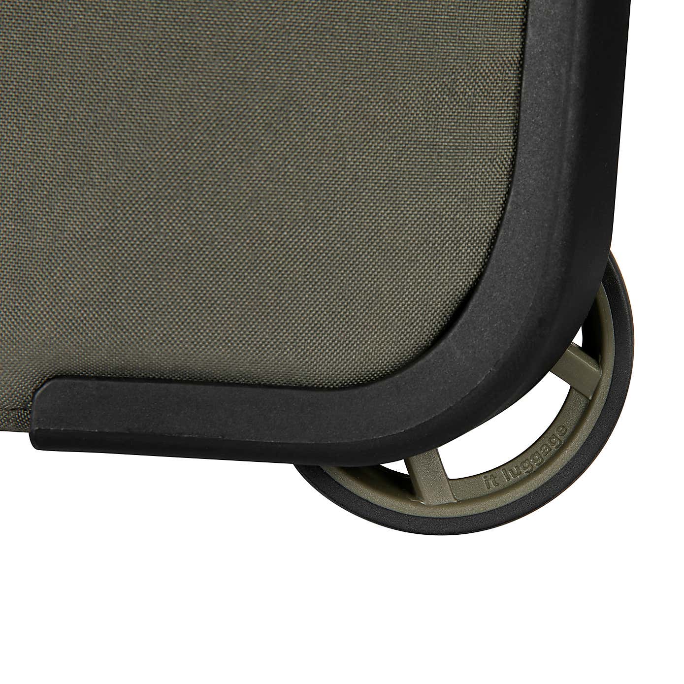 IT Luggage Flyrite Trolley Bag