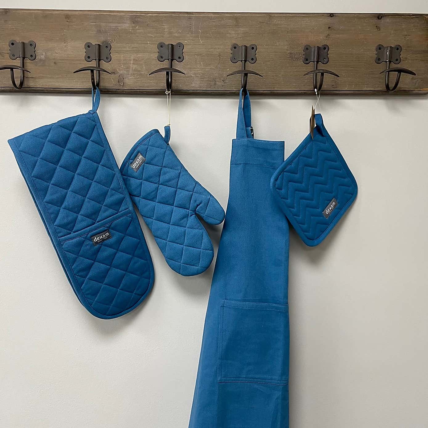 Dexam Set of 2 Love Colour Single Oven Gloves