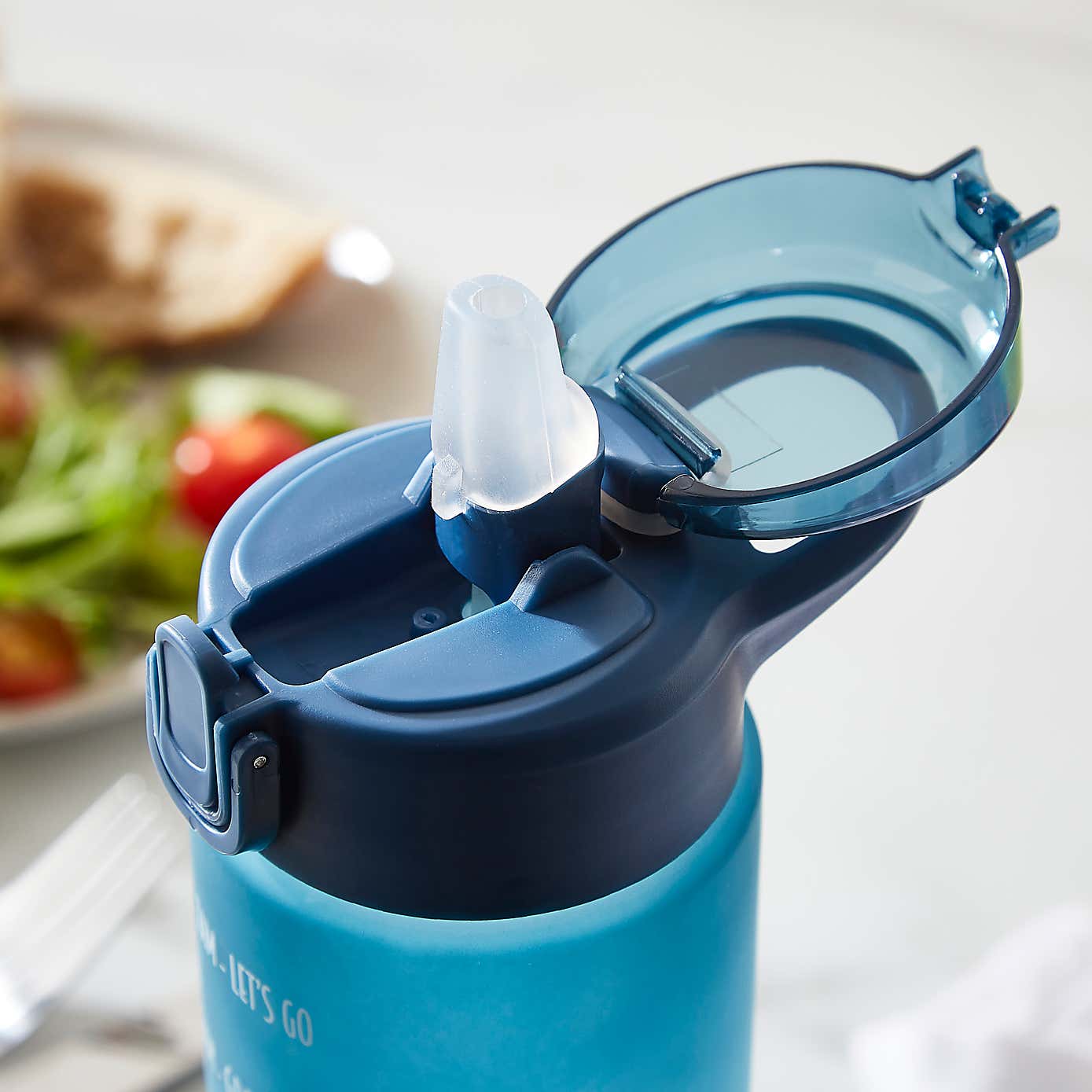 Ombre 900ml Water Tracker Bottle