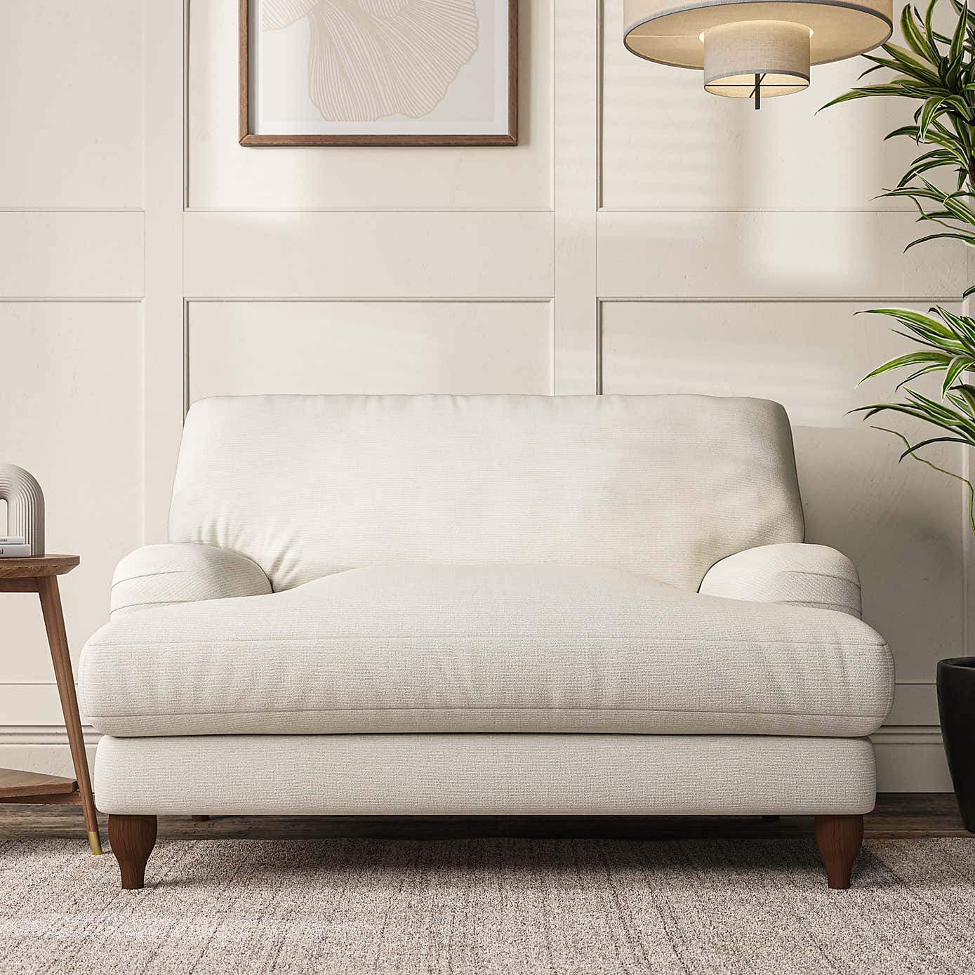 Darwin Snuggle Chair