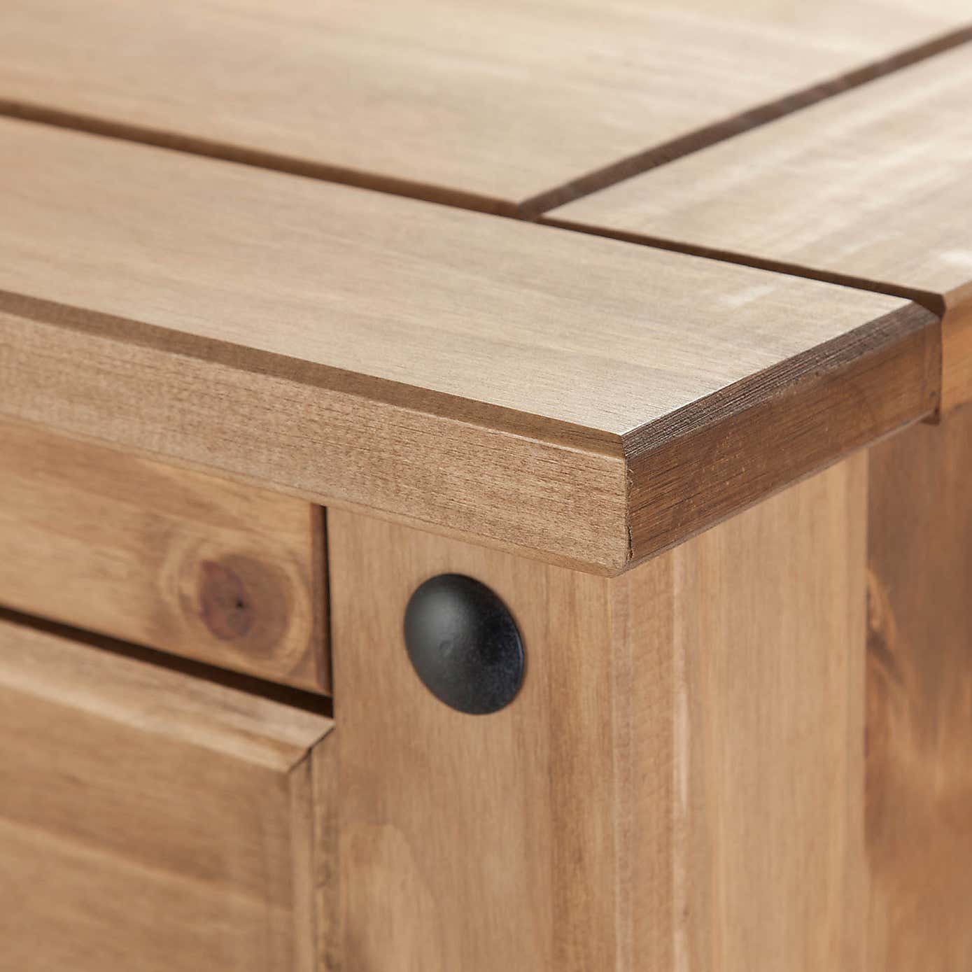 Corona 4 Drawer Chest