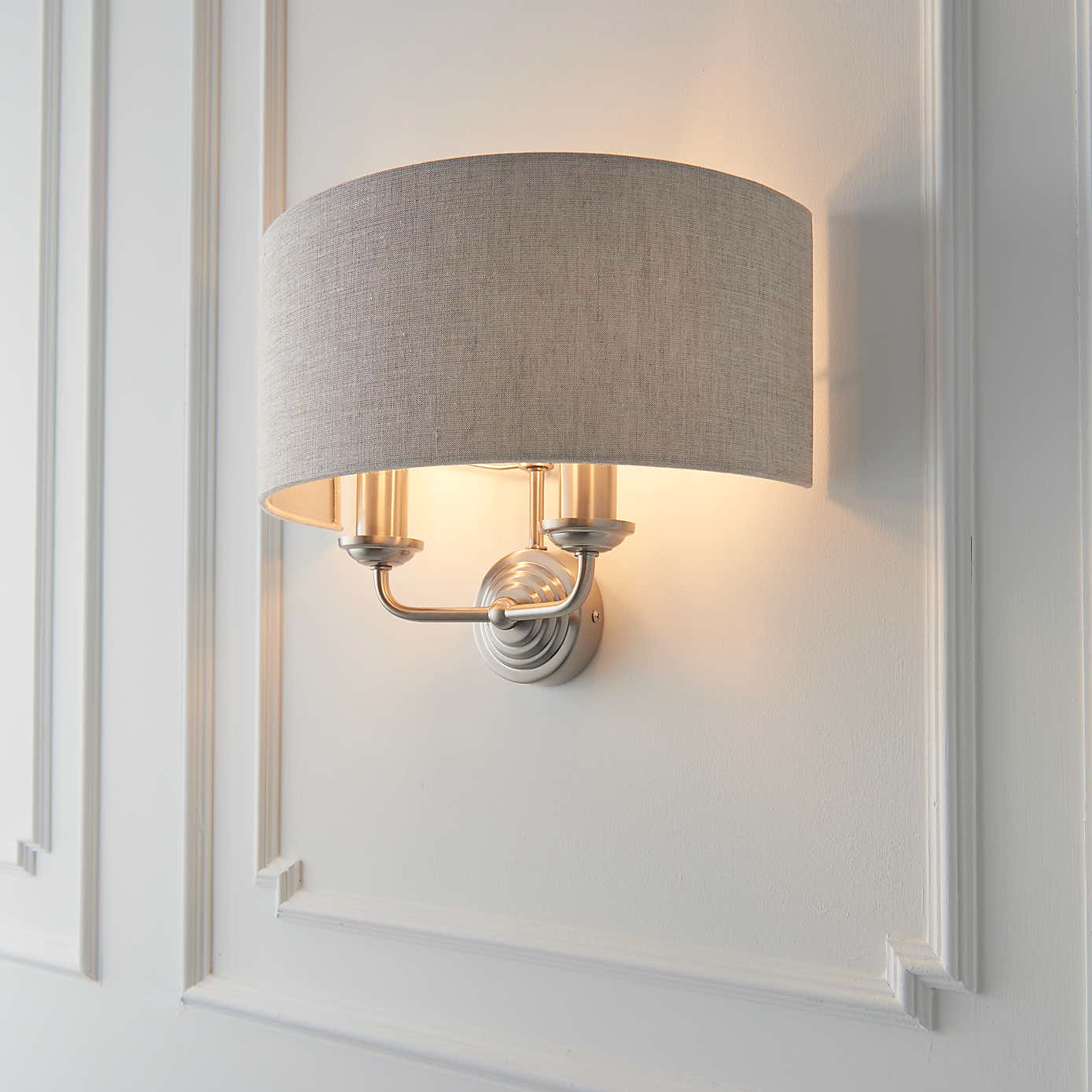 Vogue Sandringham 2 Light Wall Light