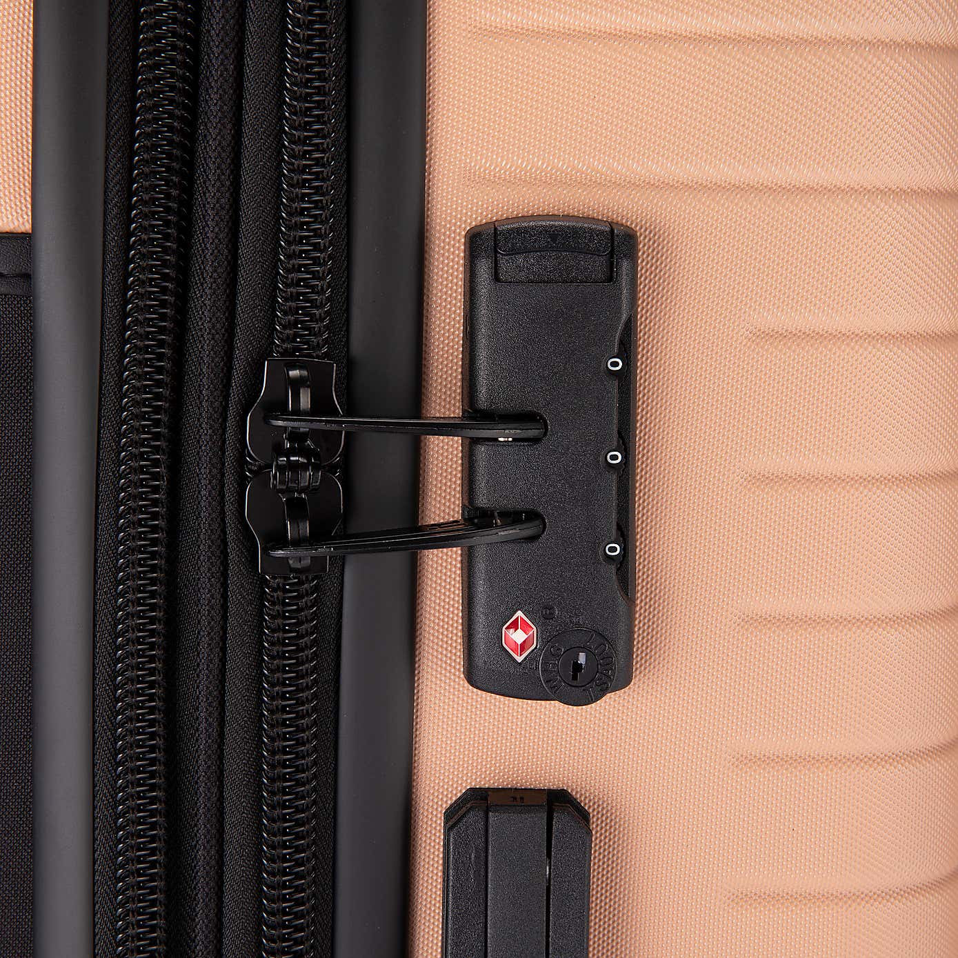 IT Luggage Attuned Hard Shell Suitcase