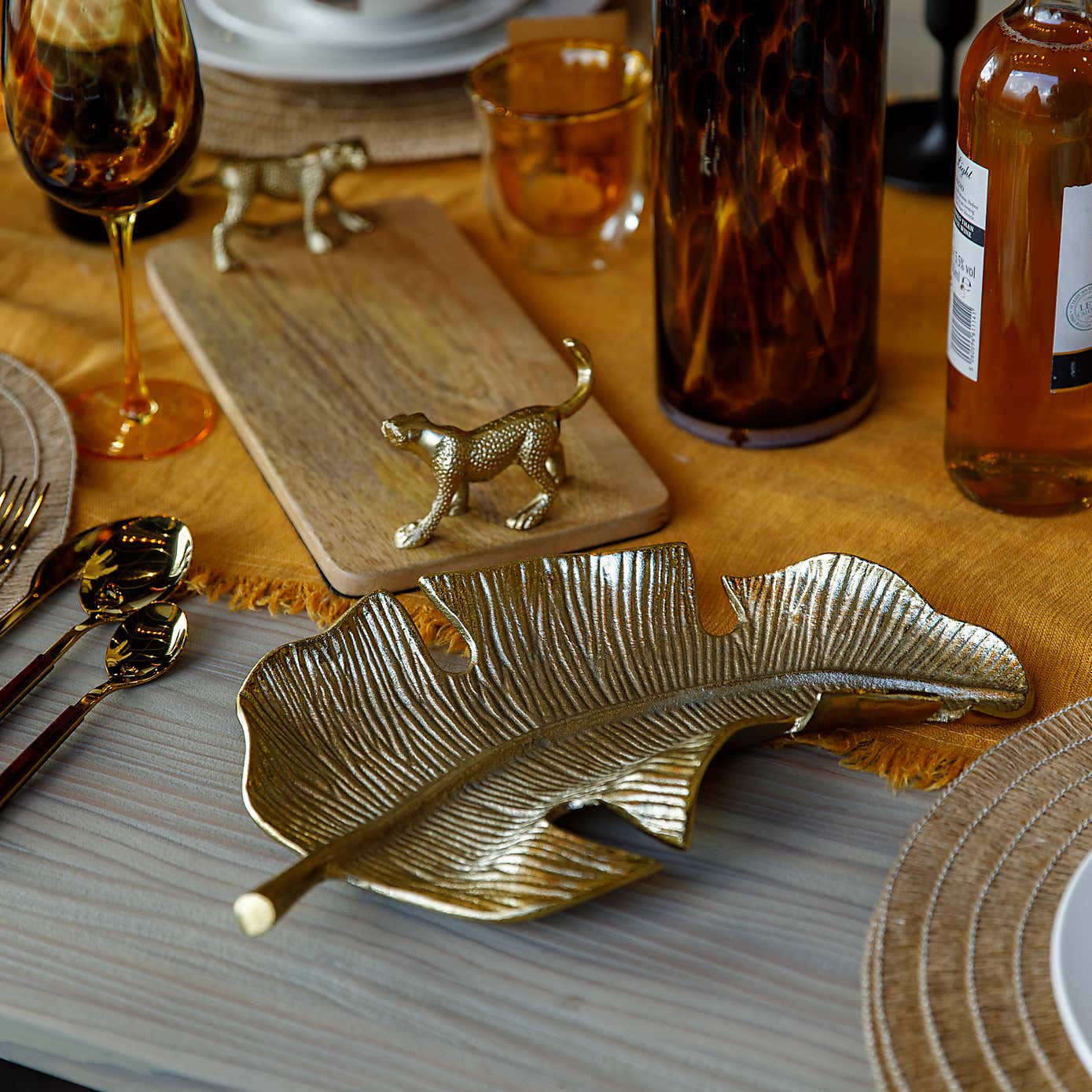 Artesà Leaf Serving Platter