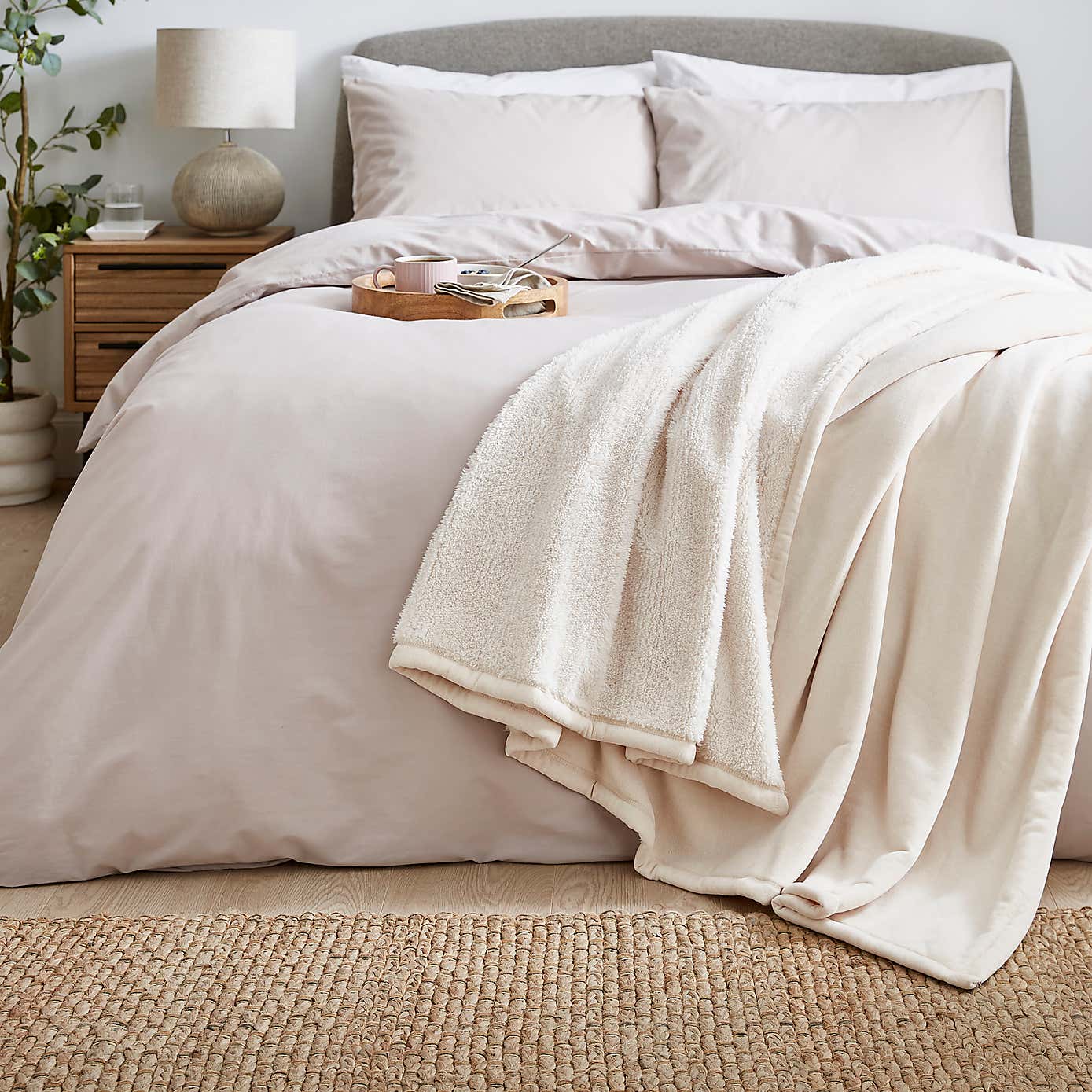 Cosy Chenille Throw 235cm x 235cm