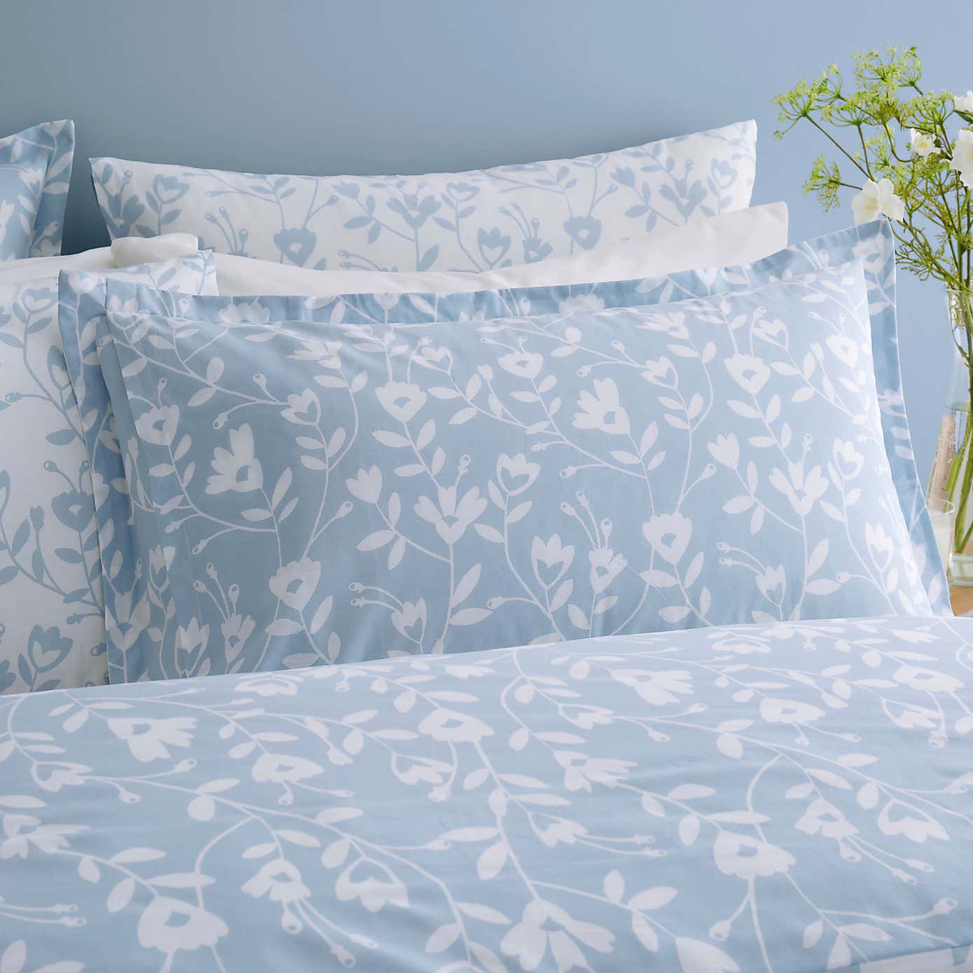 Bibury Floral Cotton Oxford Pillowcase