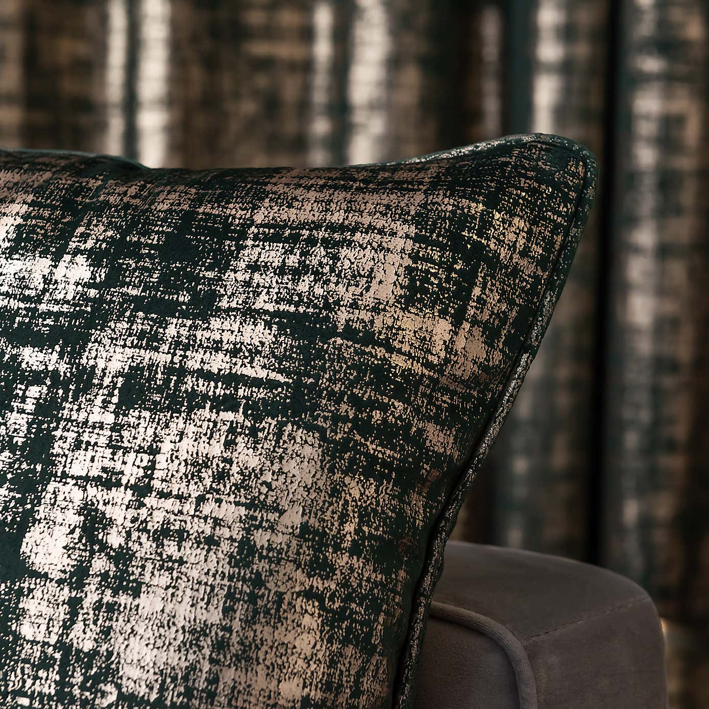 Romano Velour Cushion