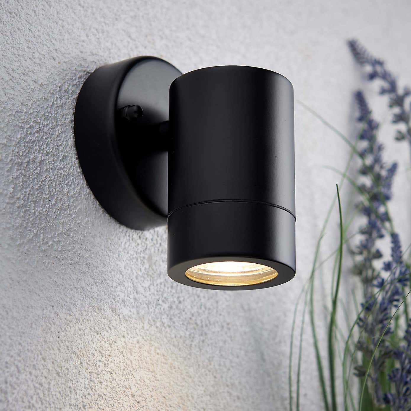 Vogue Alonzo Outdoor Wall Light