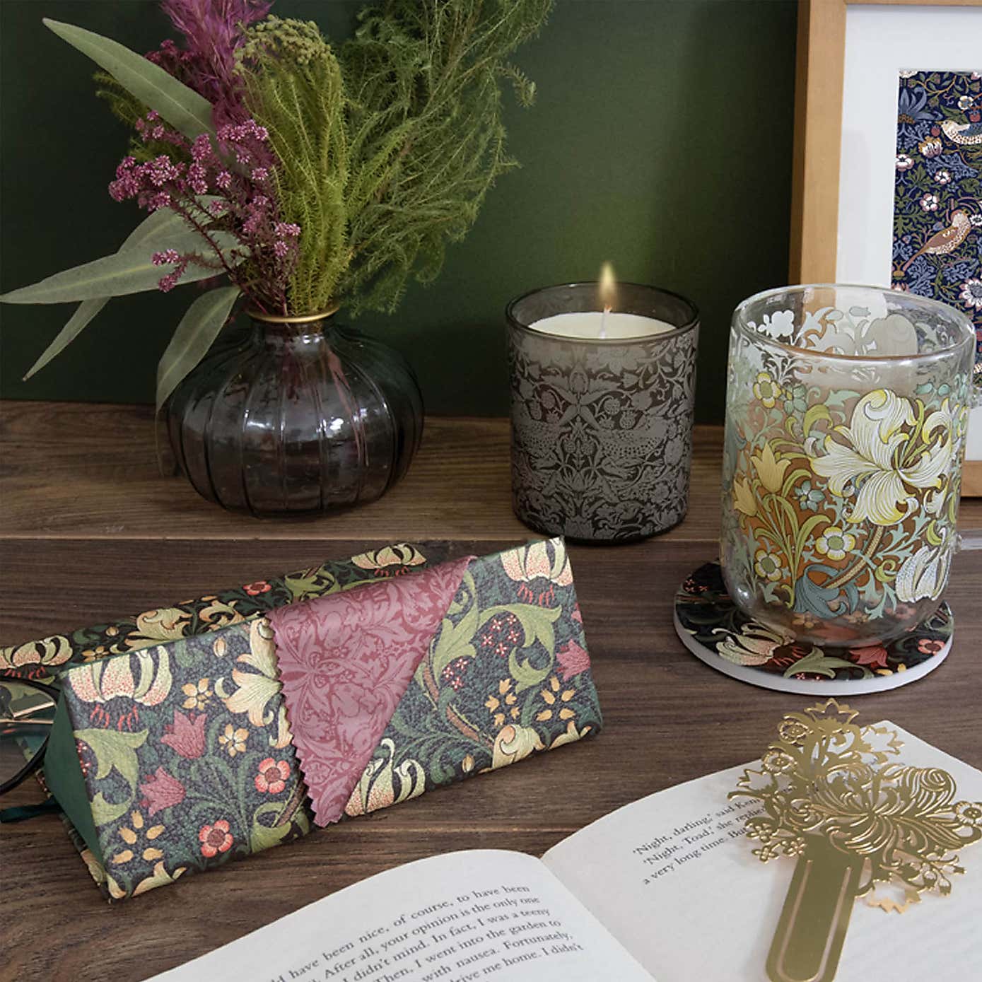 William Morris Golden Lily Booklovers Bundle
