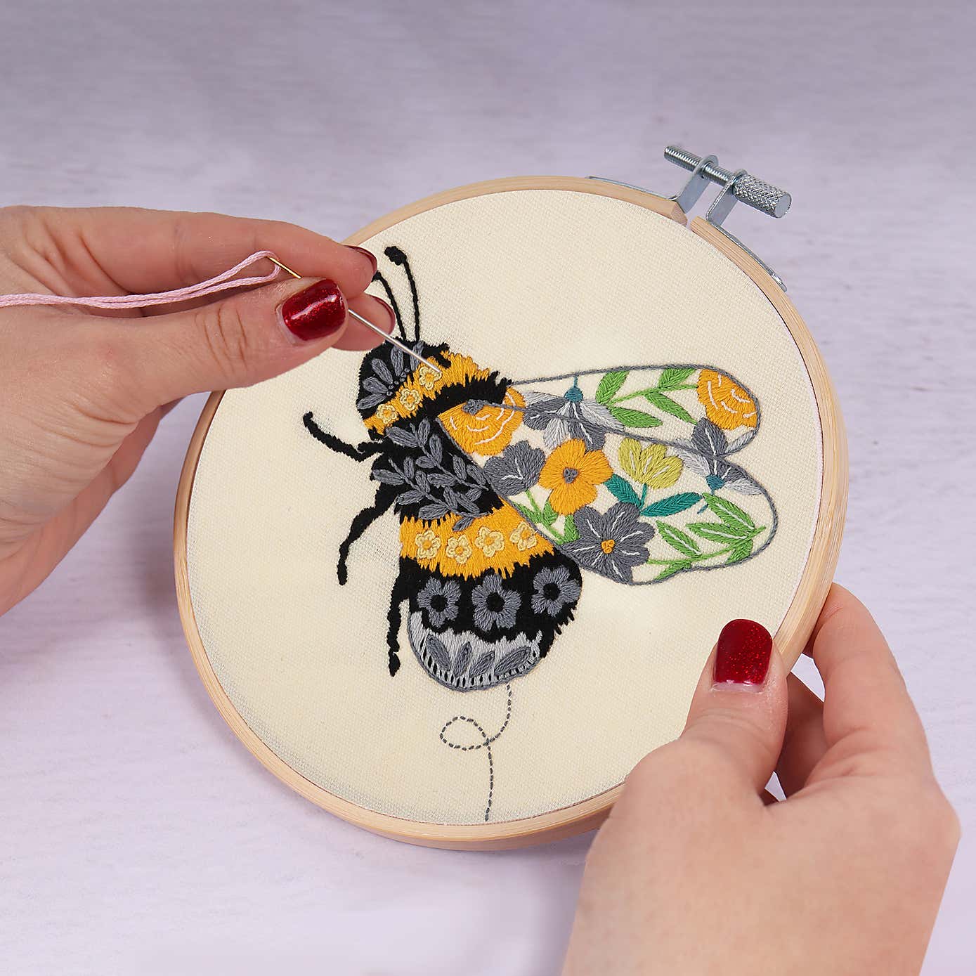 Embroidery Kit Floral Bee