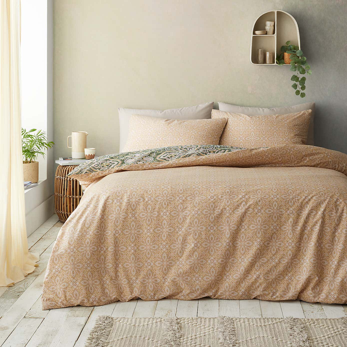 Pineapple Elephant Alba Reversible Duvet Cover & Pillowcase Set