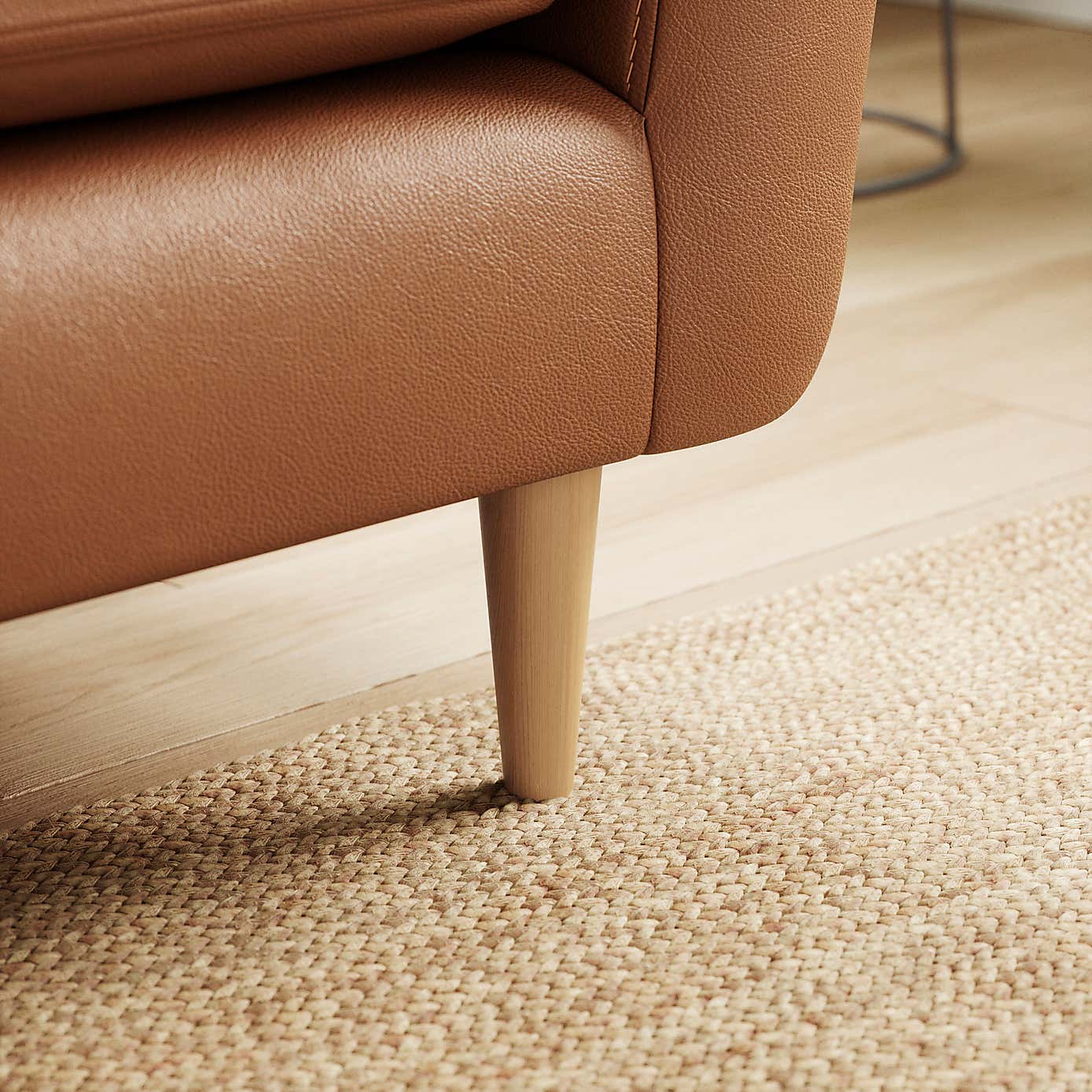 Sven Classic Leather Snuggle Chair