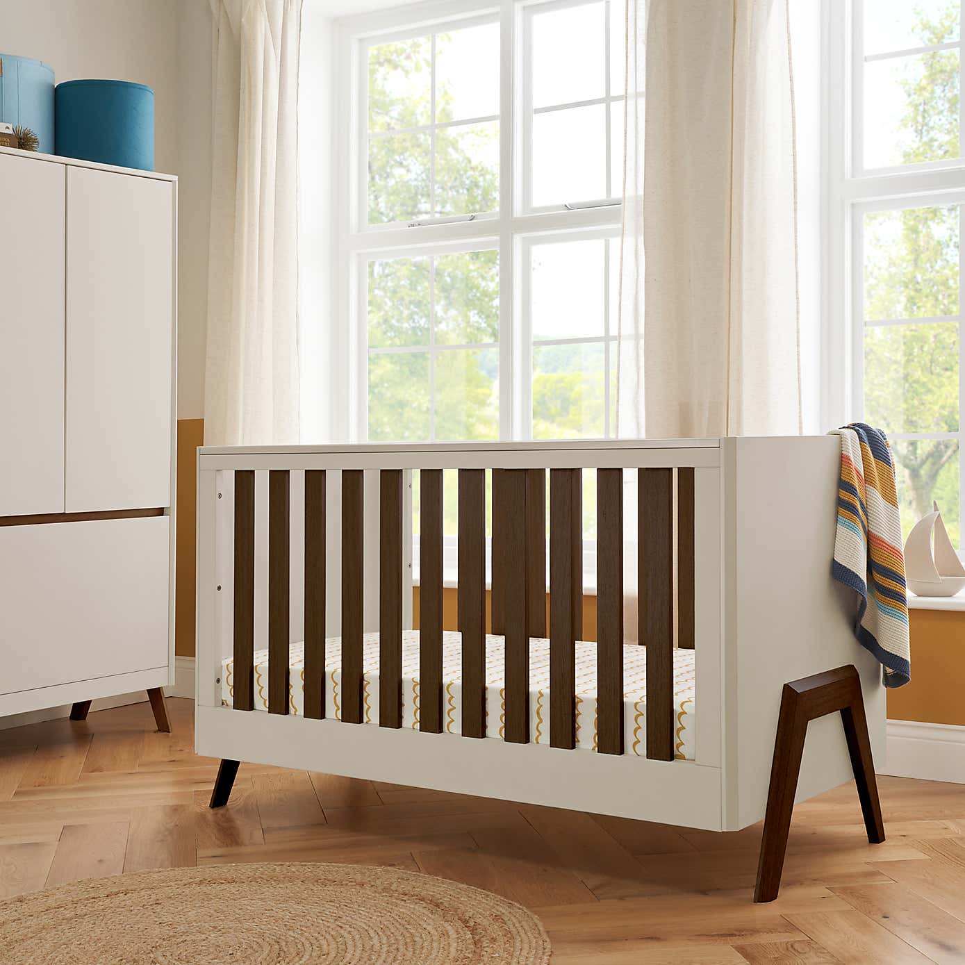 Tutti Bambini Fuori Cot Bed