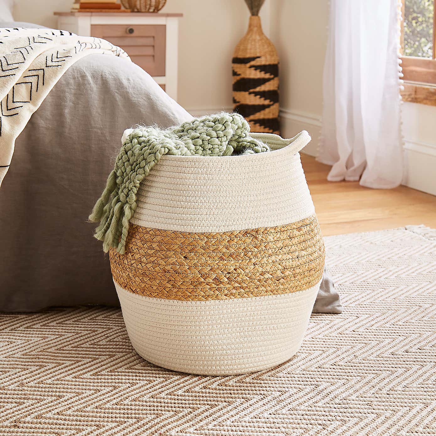 Mixed Material Belly Basket