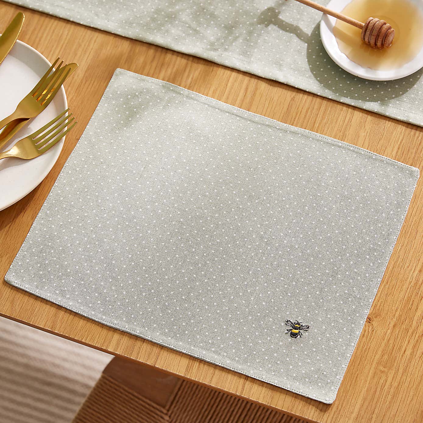 Set of 2 Bee Placemats