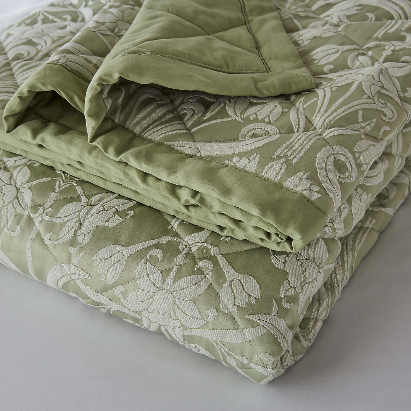 Dorma Fuchsia Bells Bedspread