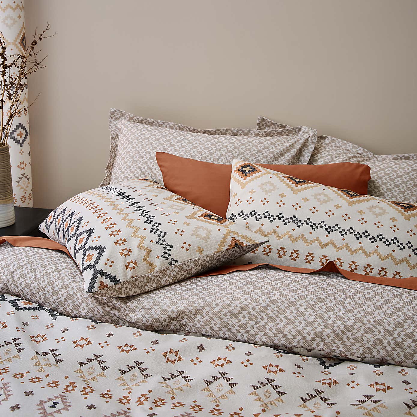 Jabari Aztec 144 Thread Count Reversible Duvet Cover & Pillowcase Set