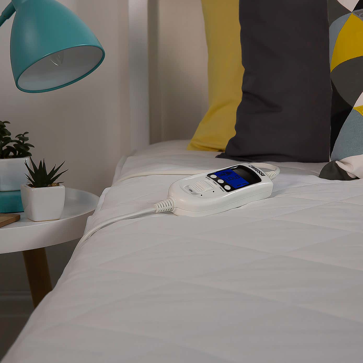 Zanussi Washable Electric Heated Mattress Protector with Fitted Skirt