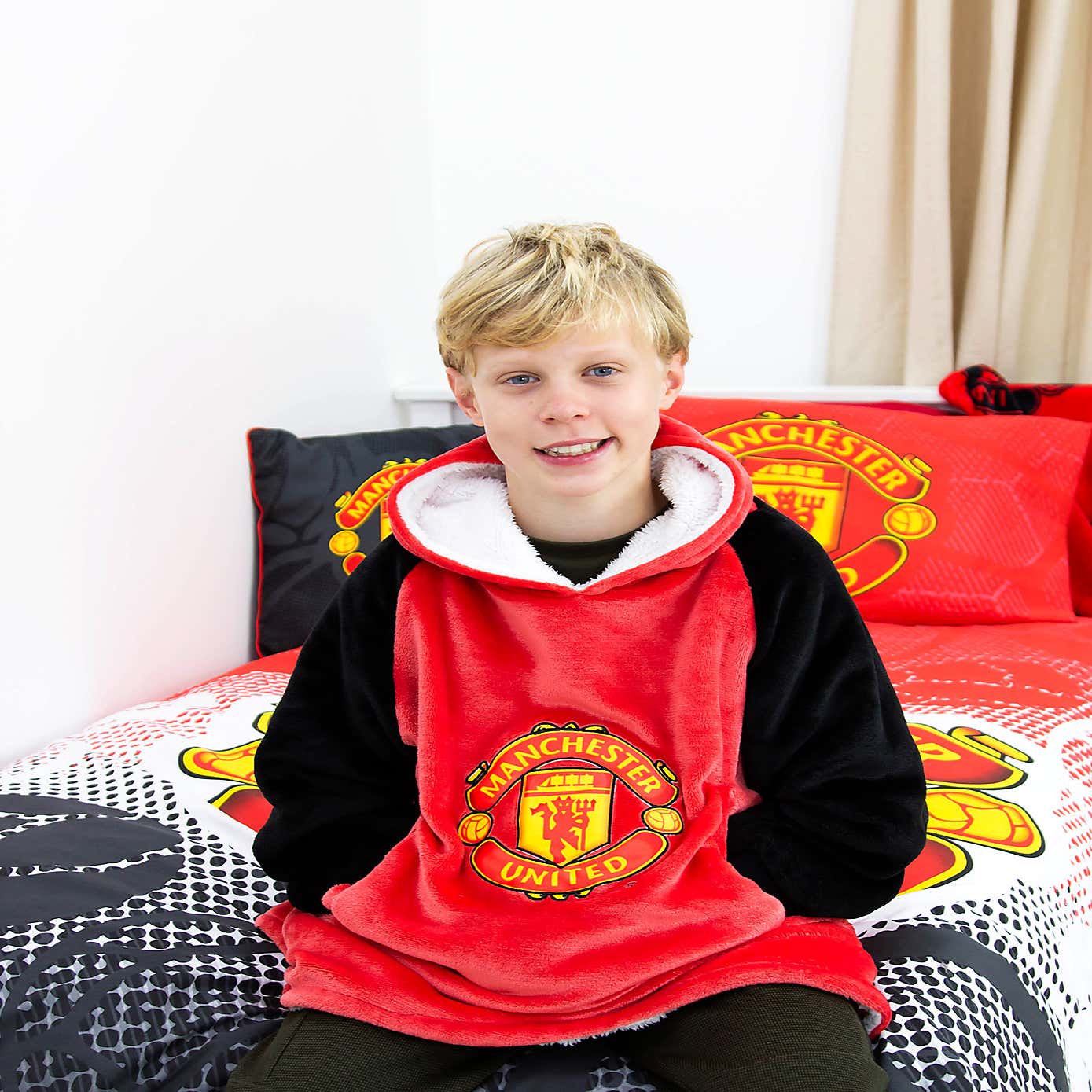 Manchester United Hugzee Blanket Hoodie