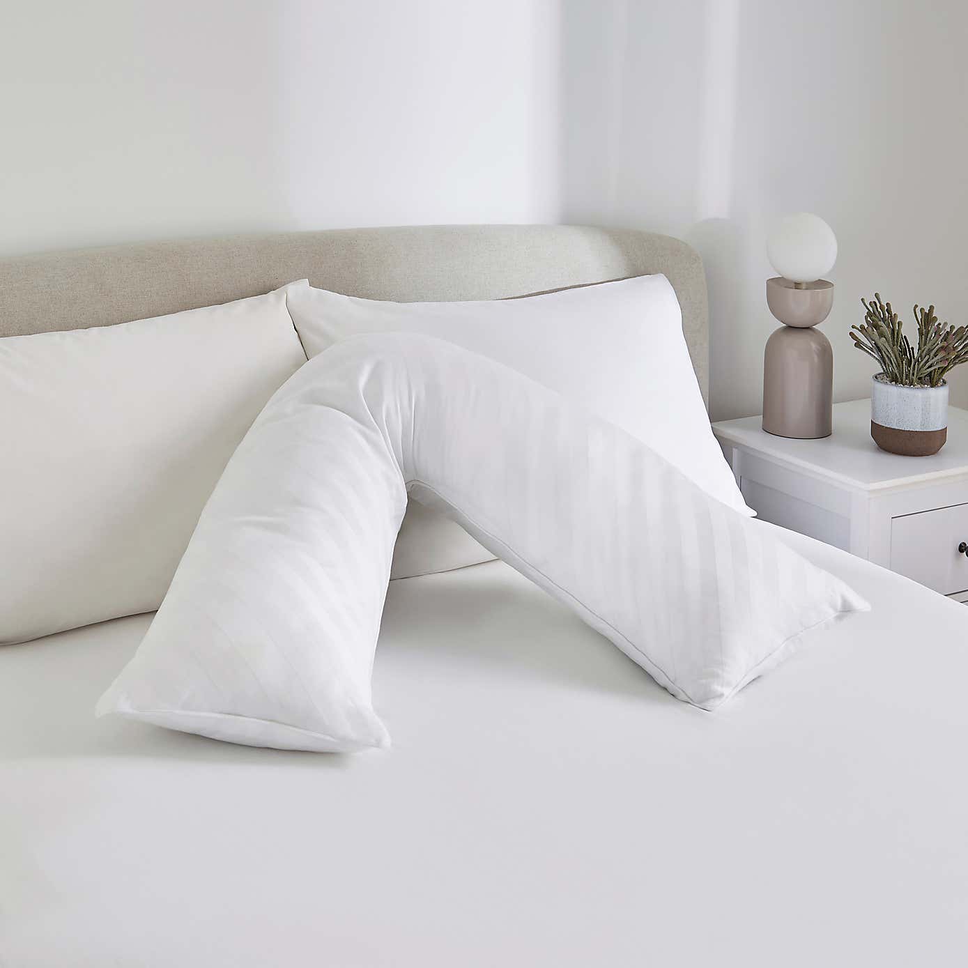 Hotel Luxury Cotton AA V Shape Pillow