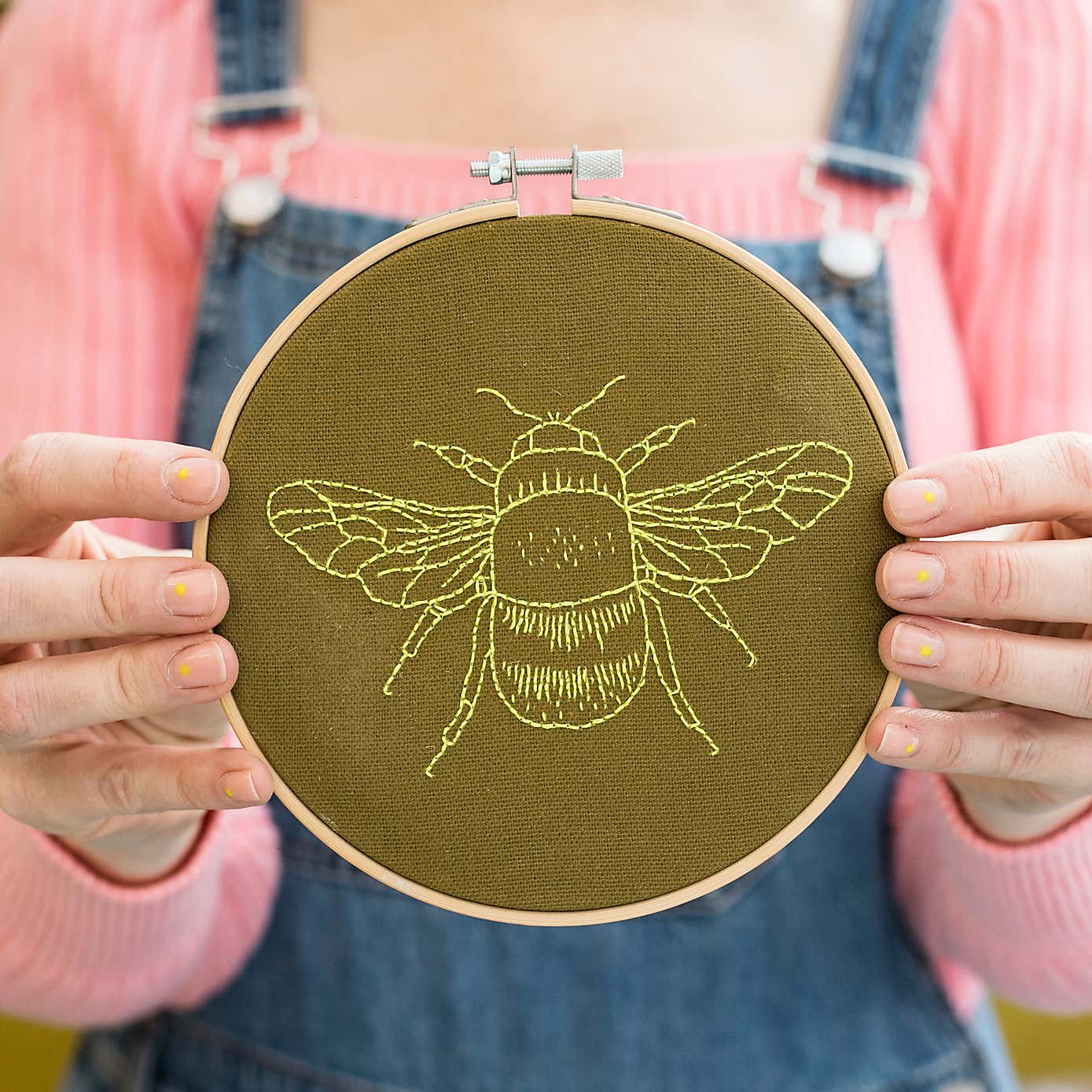 Cotton Clara Bee Khaki Embroidery Hoop Kit