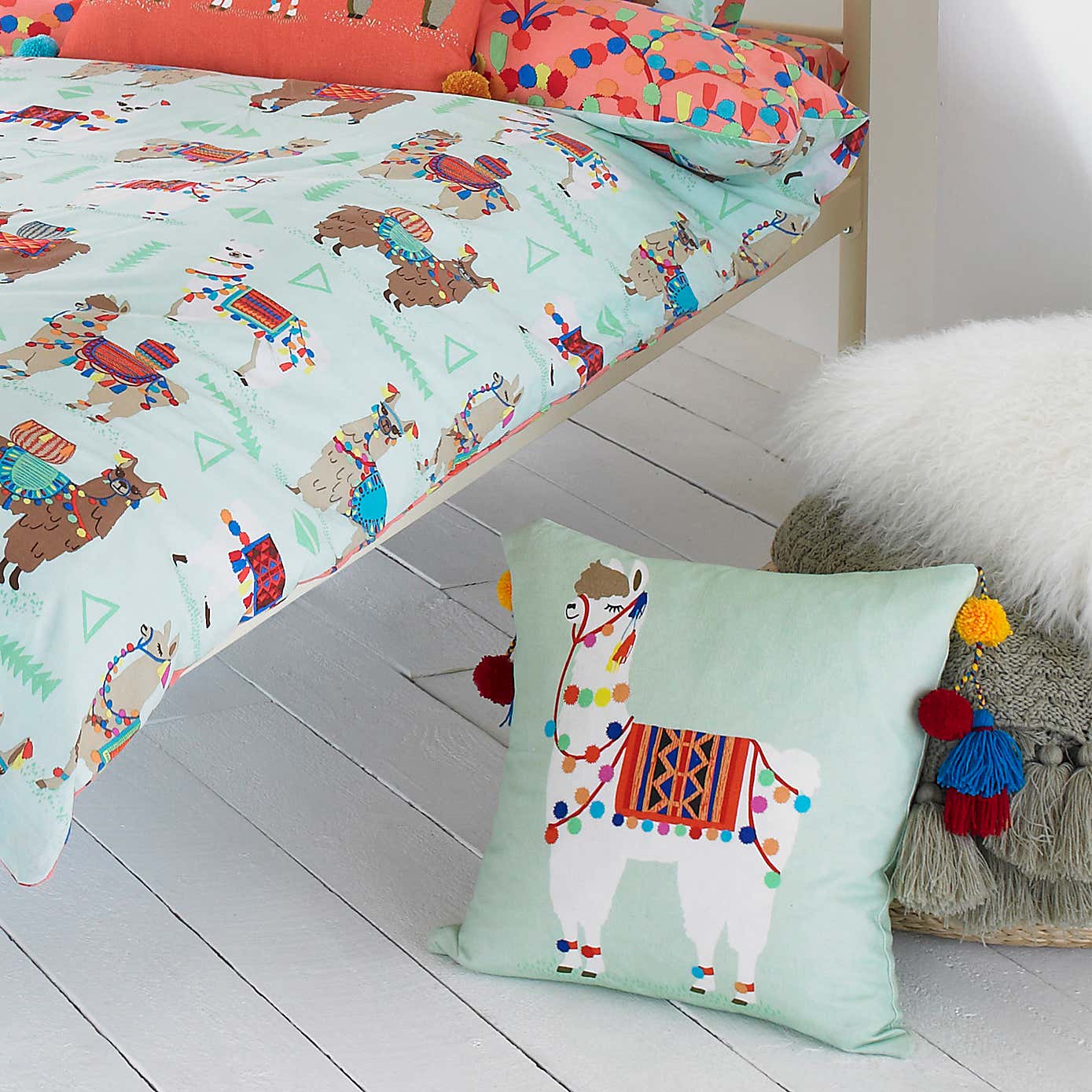 little furn. Llamarama Duvet Cover & Pillowcase Set
