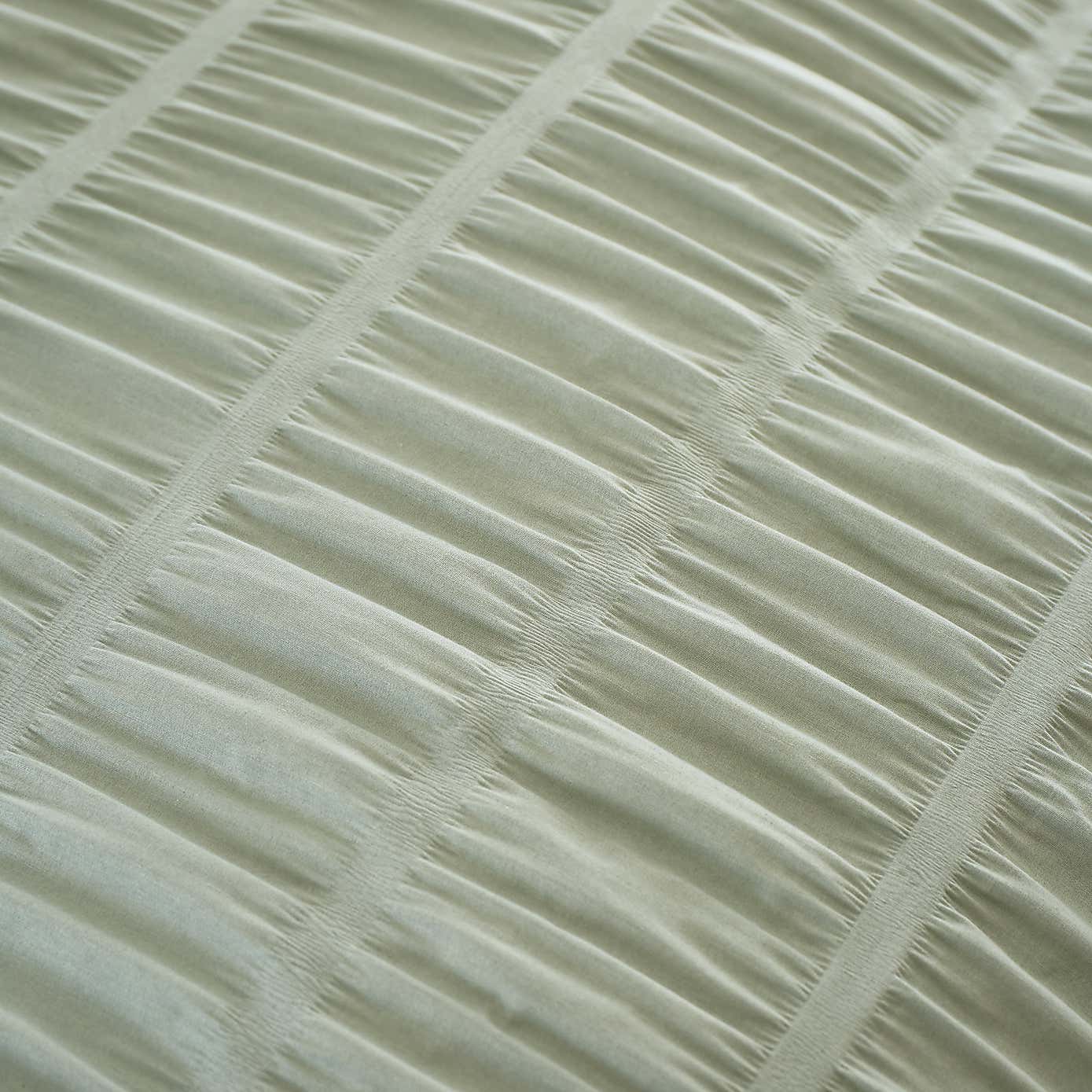 Catherine Lansfield Seersucker Reversible Duvet Cover & Pillowcase Set