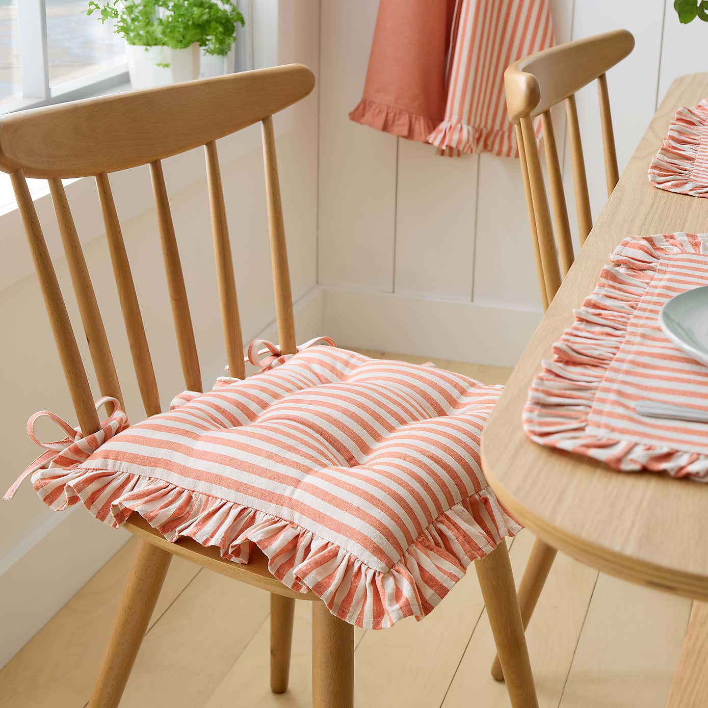 Linford Frill Square Seat Pad