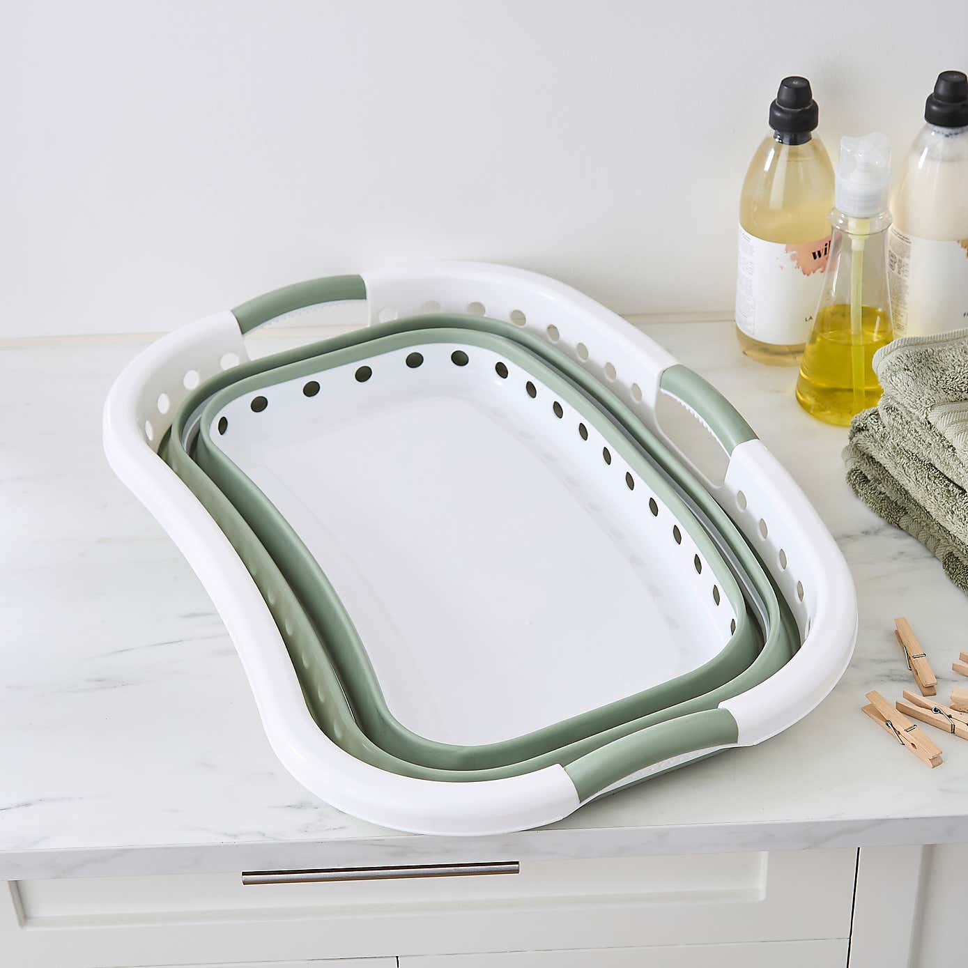 Collapsible Hip Laundry Basket