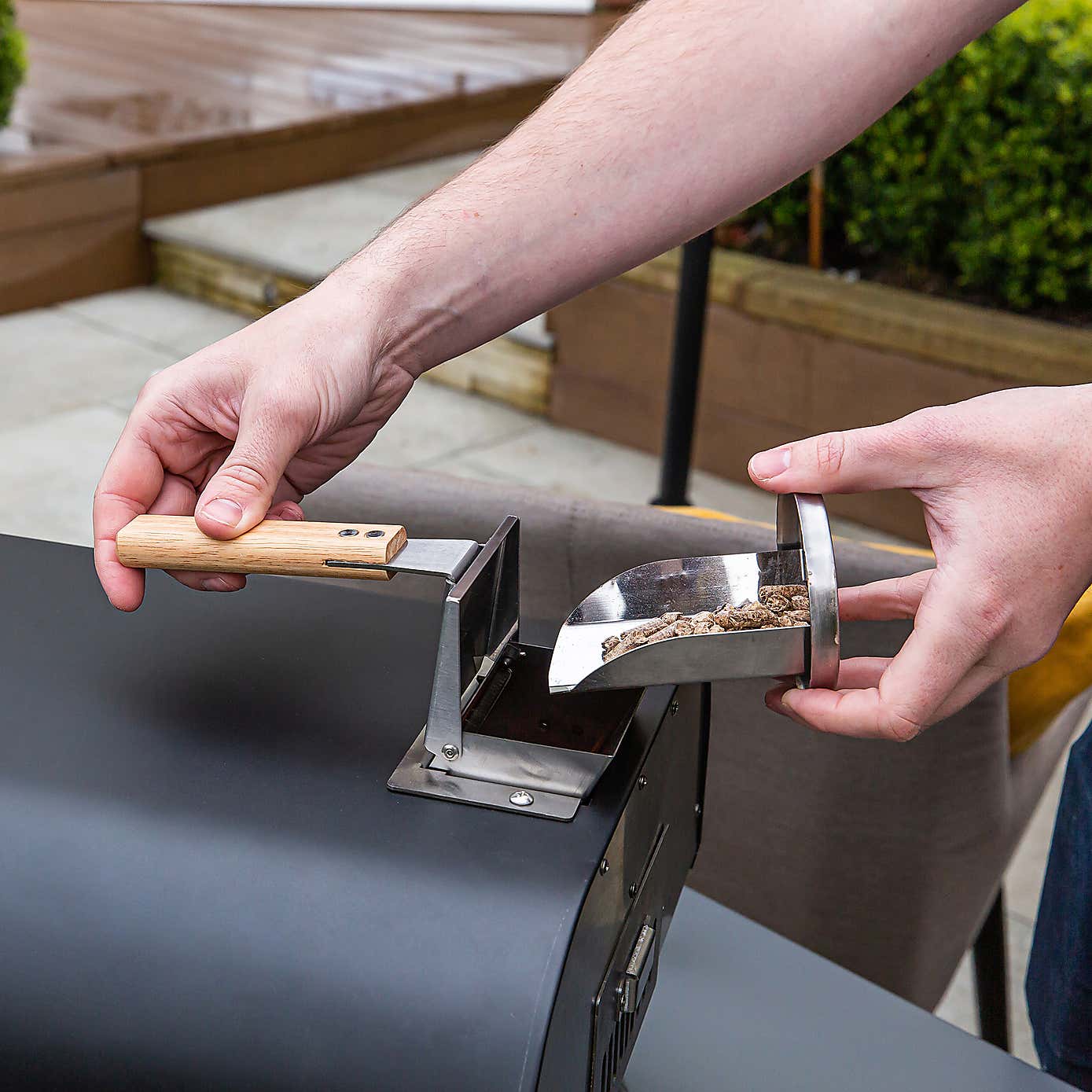 Zanussi Wood Pellet Pizza Oven with Paddle & Cover