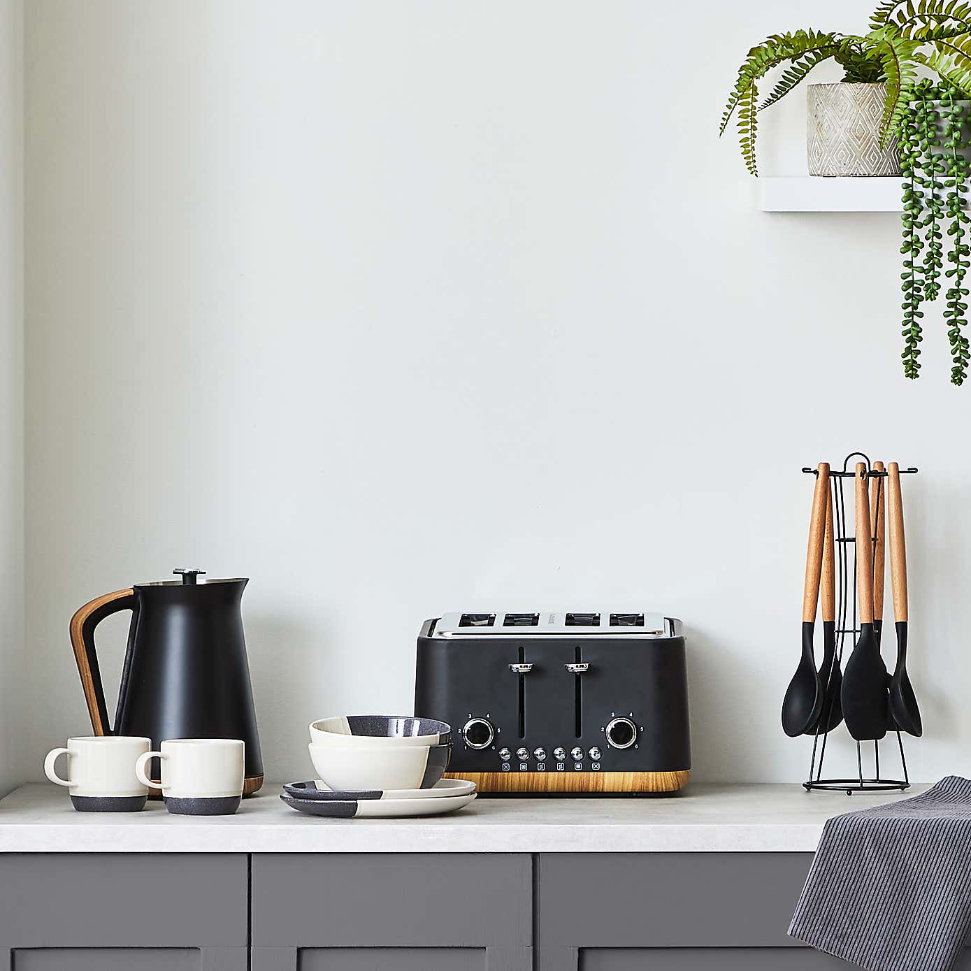 Contemporary 1.7L 3kW Matt Black Jug Kettle