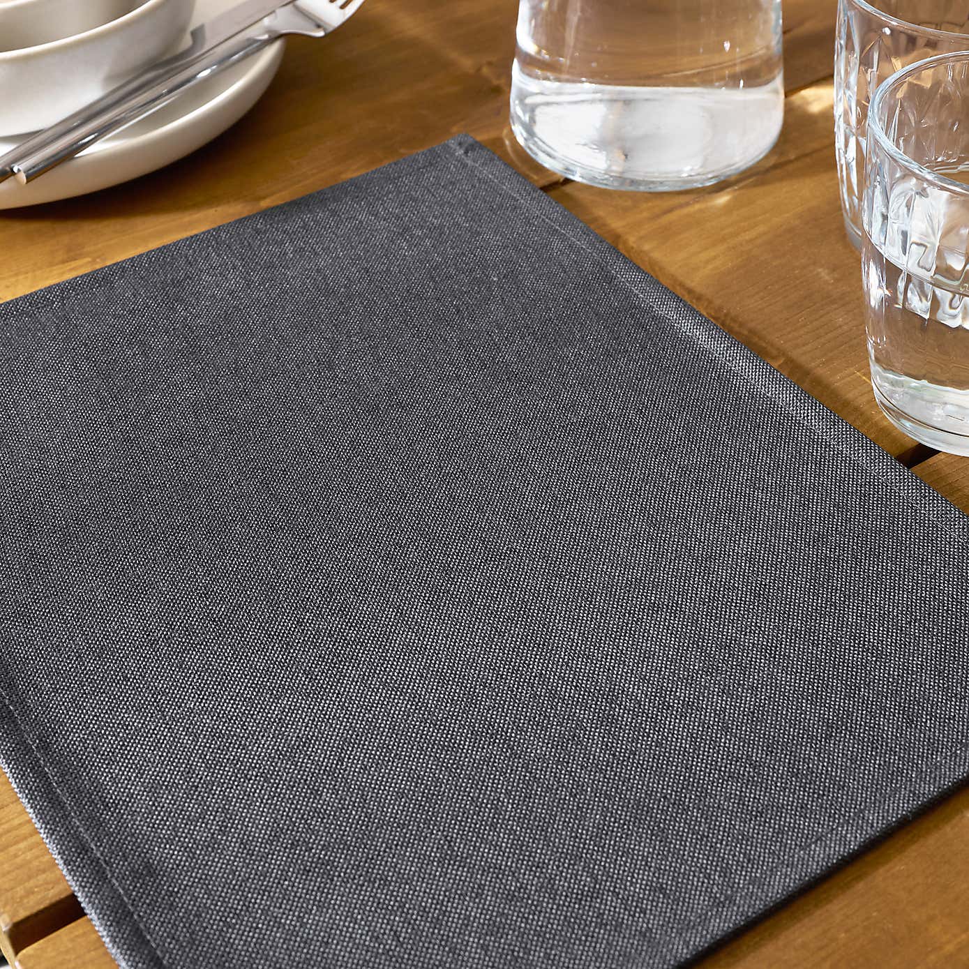 Set of 2 Water Resist Placemats